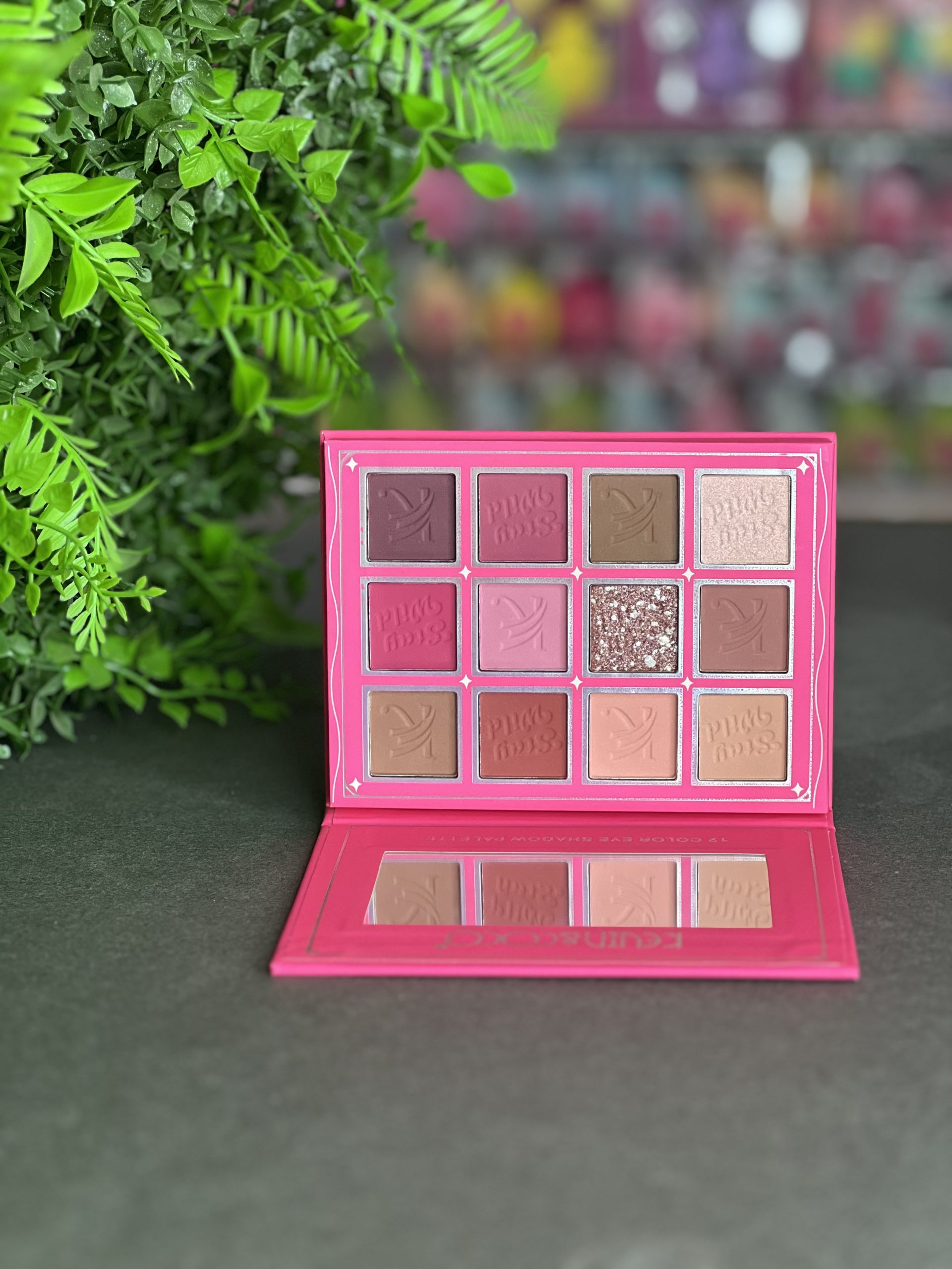 پالت سایه 12 رنگ KEVIN & COCO