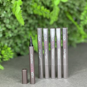 خط چشم ماژیکی قهوه ای