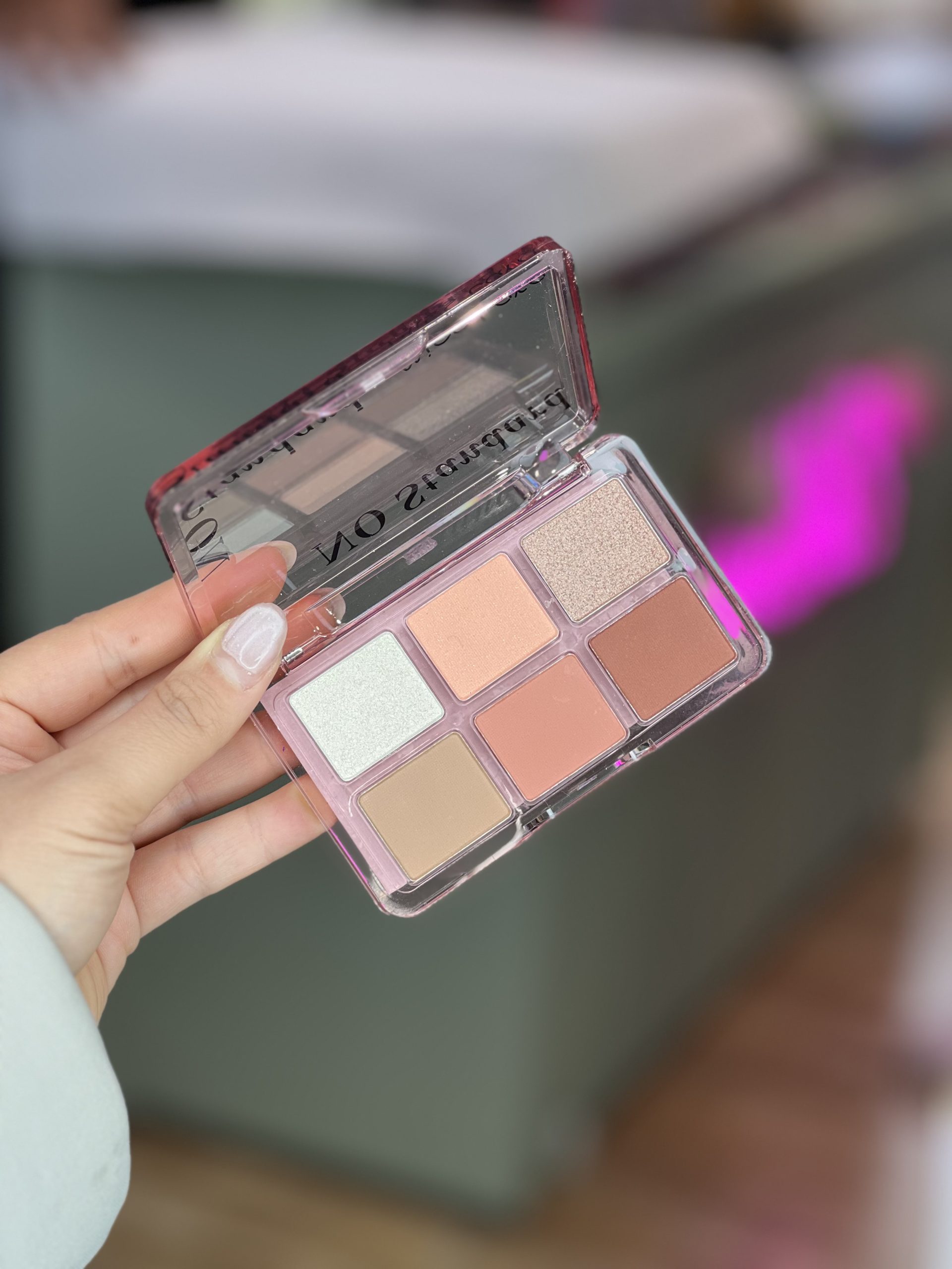 سایه ۶ رنگ میس لارا