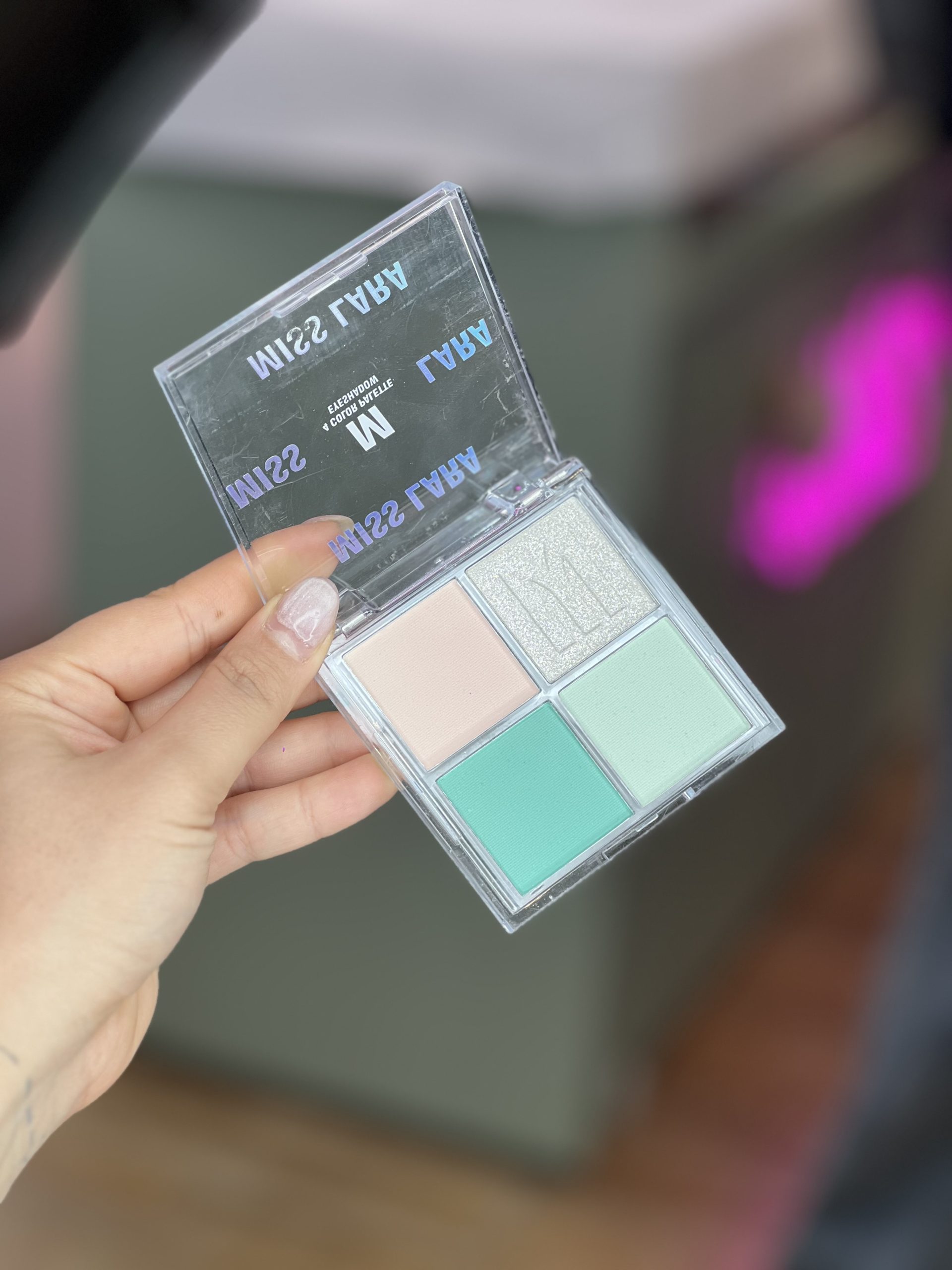 پالت سایه چهار رنگ میس لارا Miss Lara