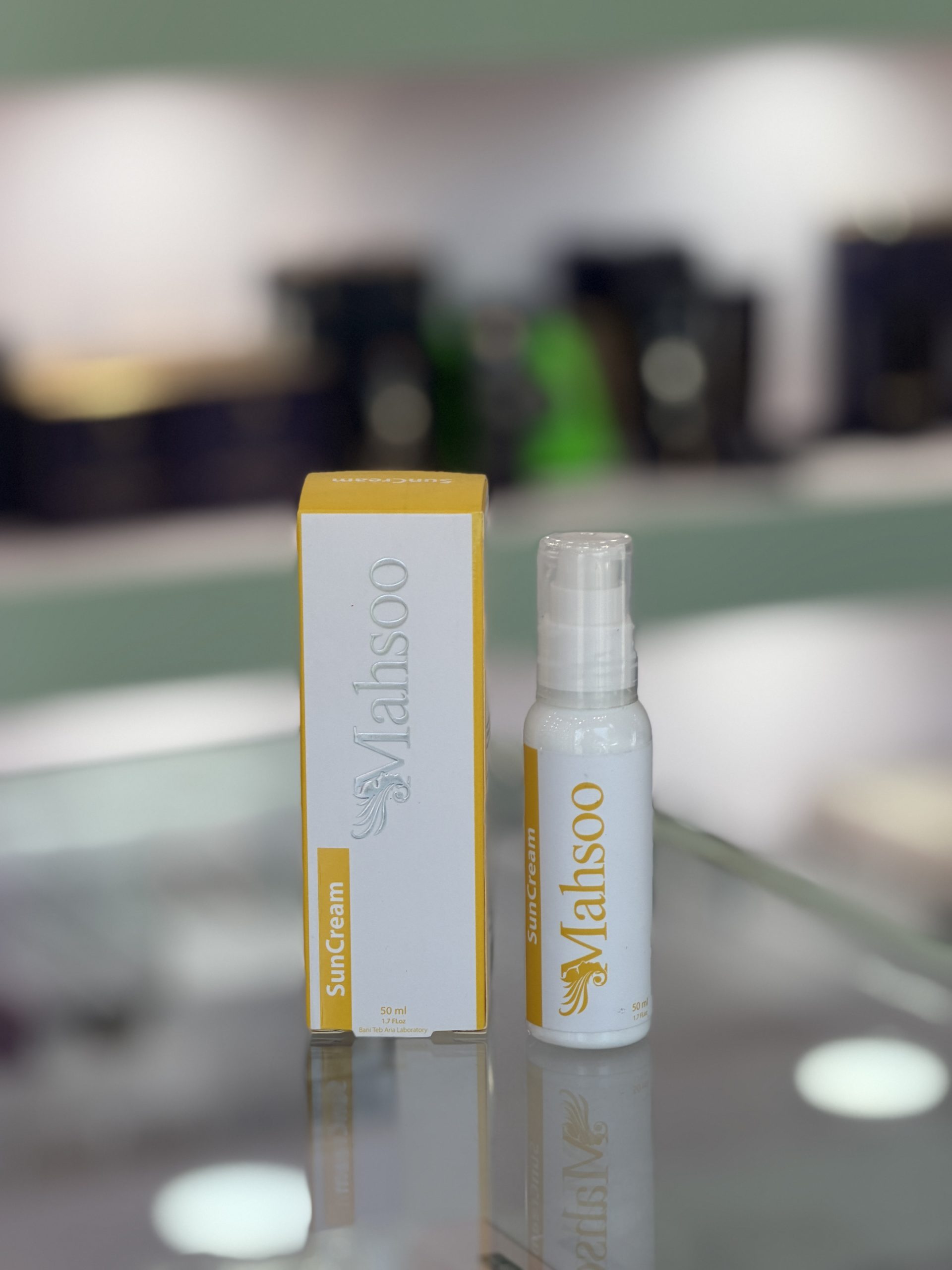 کرم ضد آفتاب بدون رنگ ماه سو SPF 50